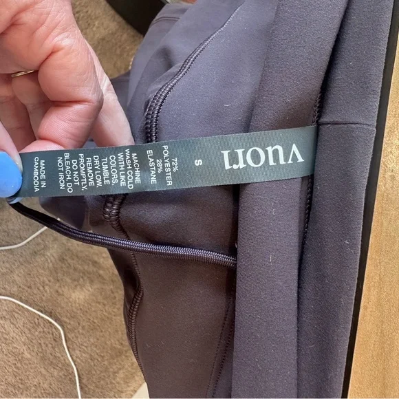 Vuori Daily High-Waisted Leggings in Sangria Small Short - Picture 7 of 10